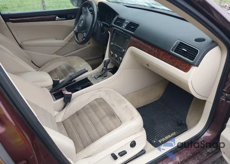 2012 Volkswagen Passat 2.0L Tdi Sel Premium z USA, uszkodzony, nr VIN 1VWCN7A33CC080944